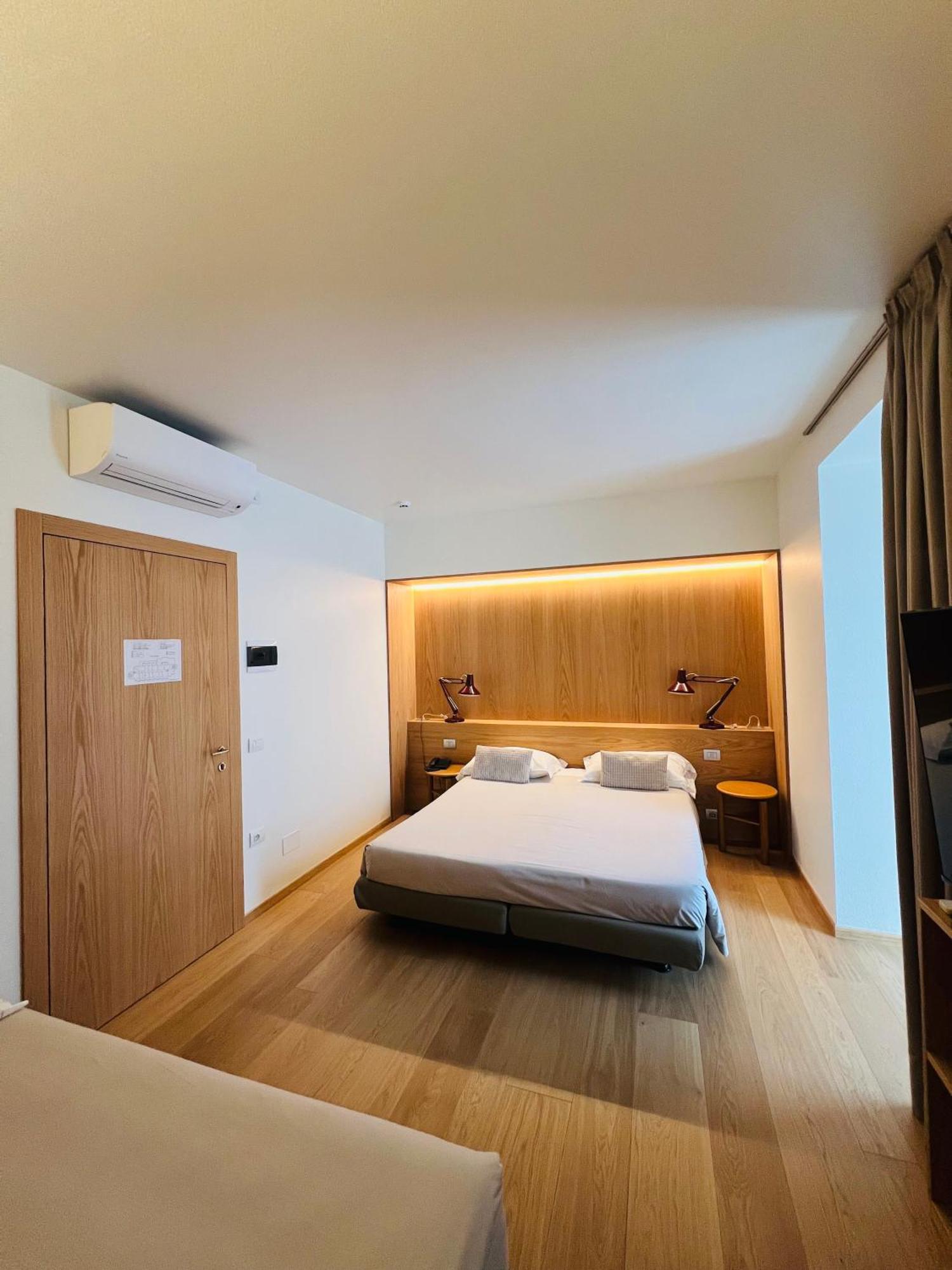 Albergo Sorriso Boario Terme Rum bild